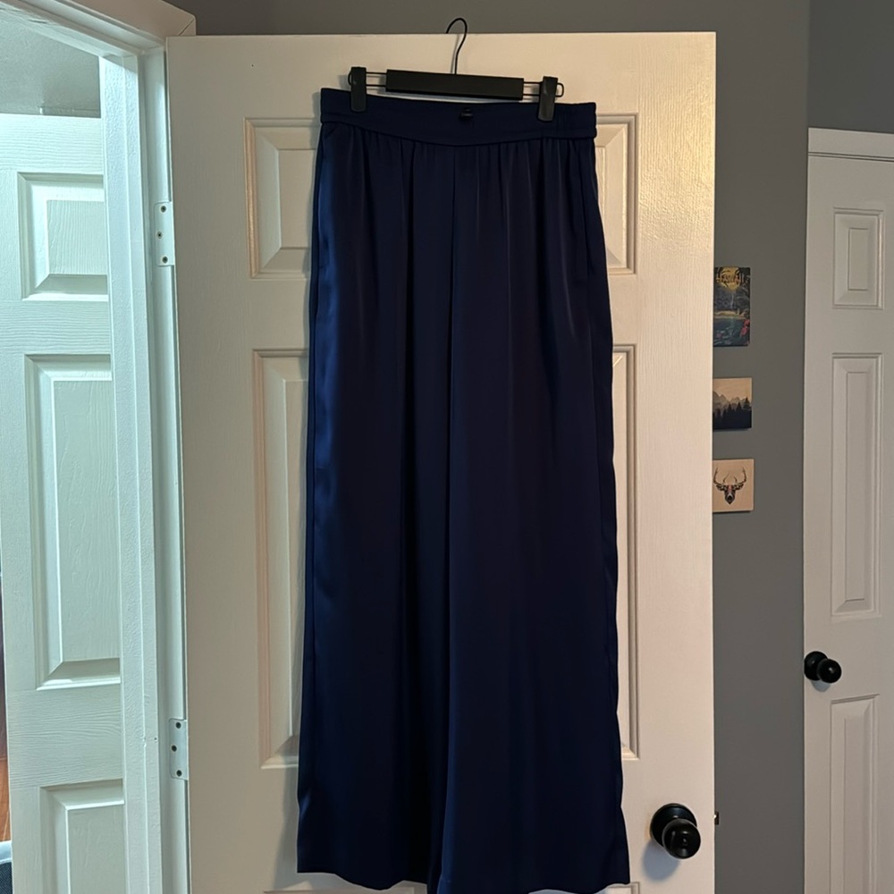 Ann Taylor wide leg, pleated satin pants medium